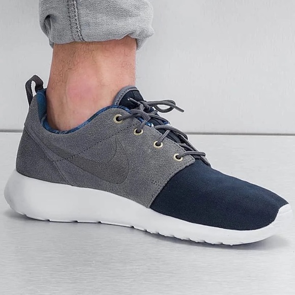 NIKE ROSHE ONE PREMIUM DARK OBSIDIAN 525234-402 Size 9 - Picture 1 of 9